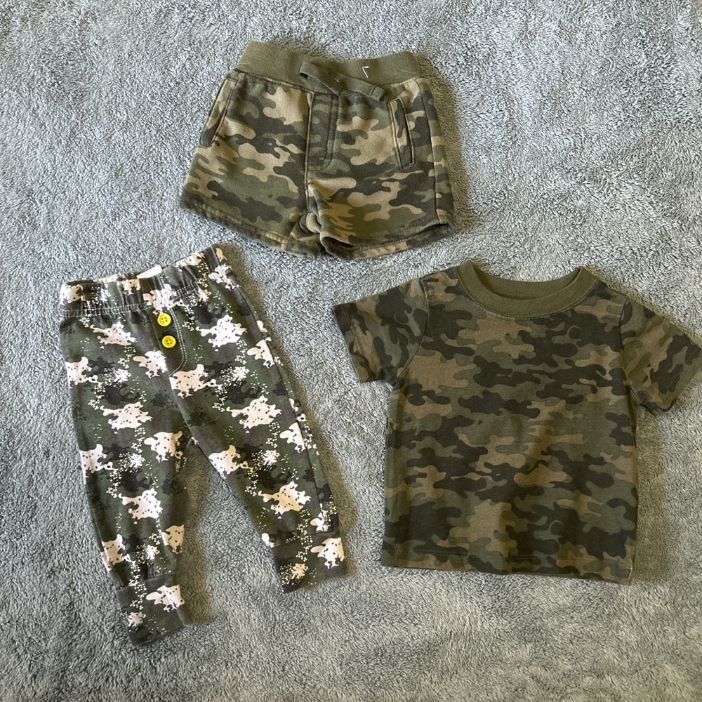 Garanimals 3-Piece Camouflage Bundle (T-Shirt, Shorts, Joggers) | Size 3-6M